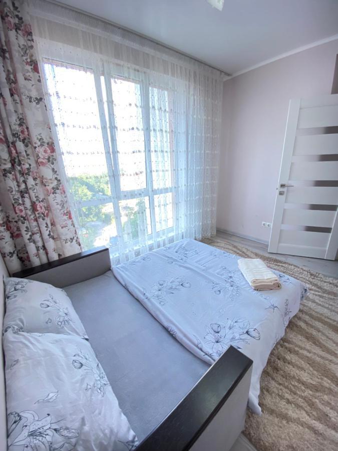 Two Bedroom Large Apartment In Chişinău Extérieur photo