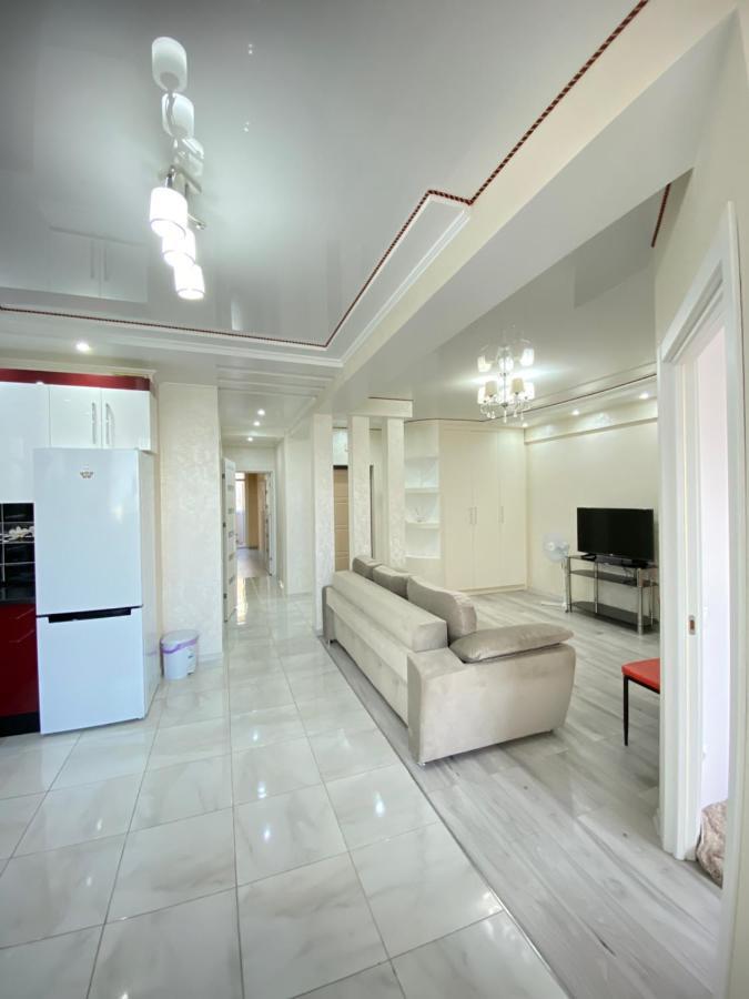 Two Bedroom Large Apartment In Chişinău Extérieur photo
