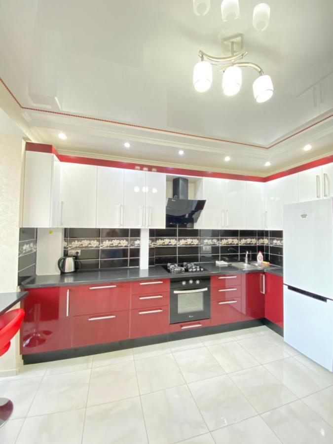 Two Bedroom Large Apartment In Chişinău Extérieur photo
