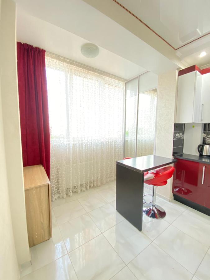 Two Bedroom Large Apartment In Chişinău Extérieur photo