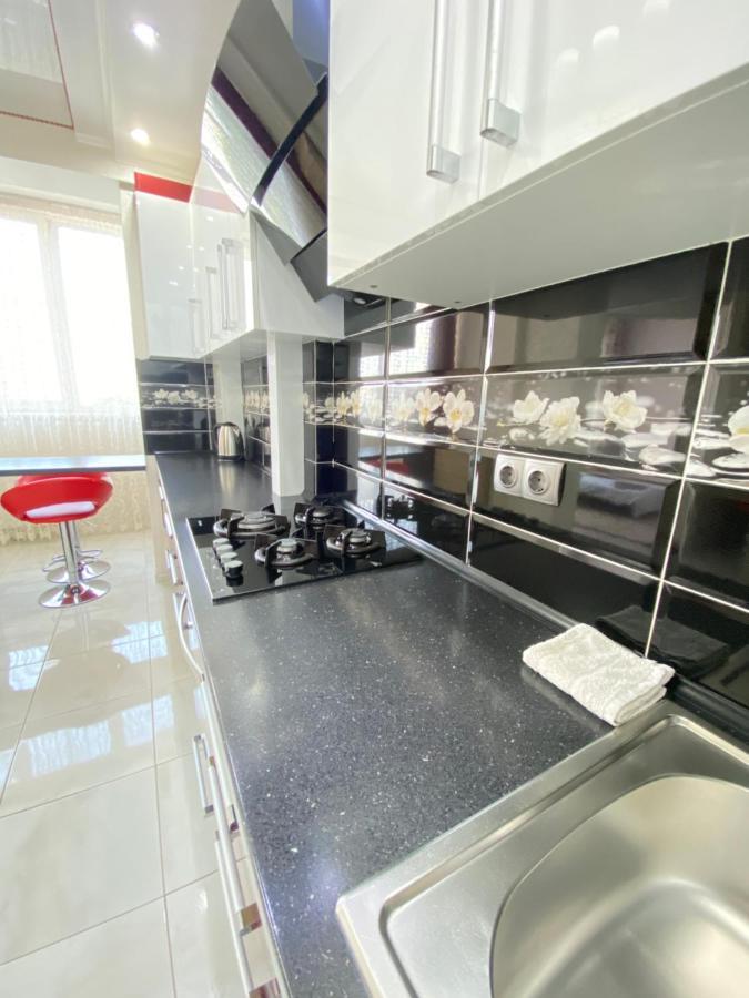 Two Bedroom Large Apartment In Chişinău Extérieur photo