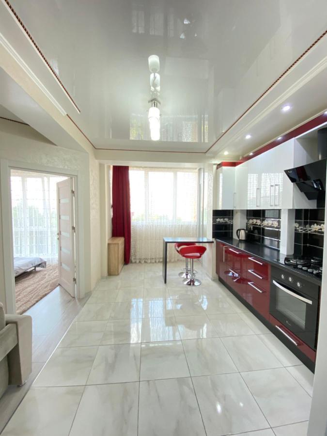 Two Bedroom Large Apartment In Chişinău Extérieur photo