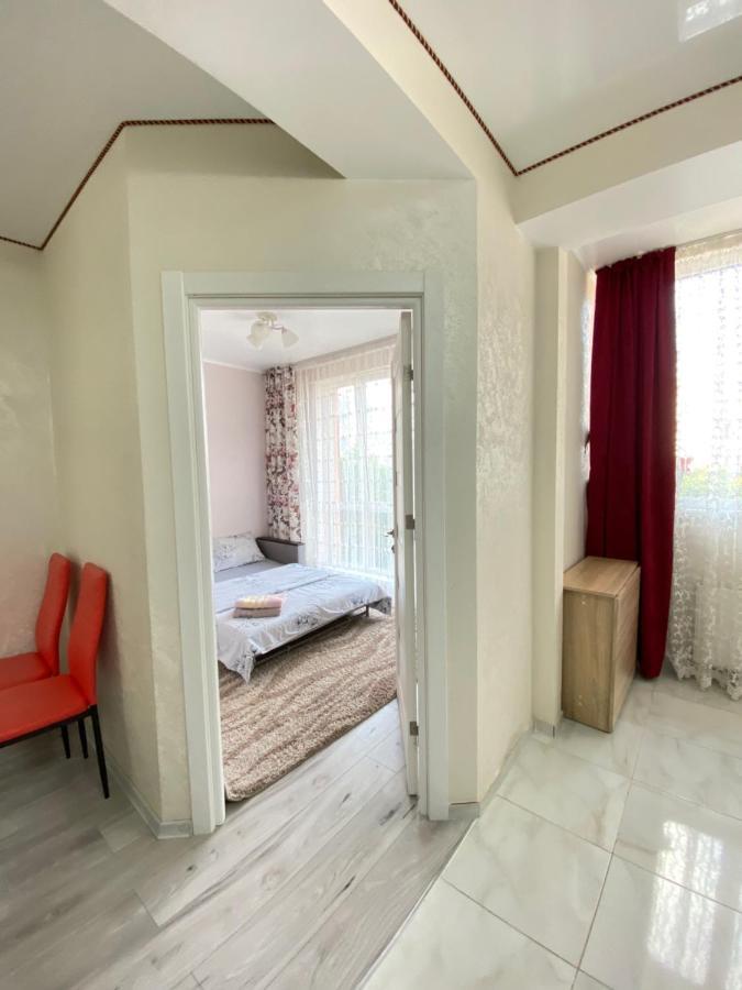 Two Bedroom Large Apartment In Chişinău Extérieur photo
