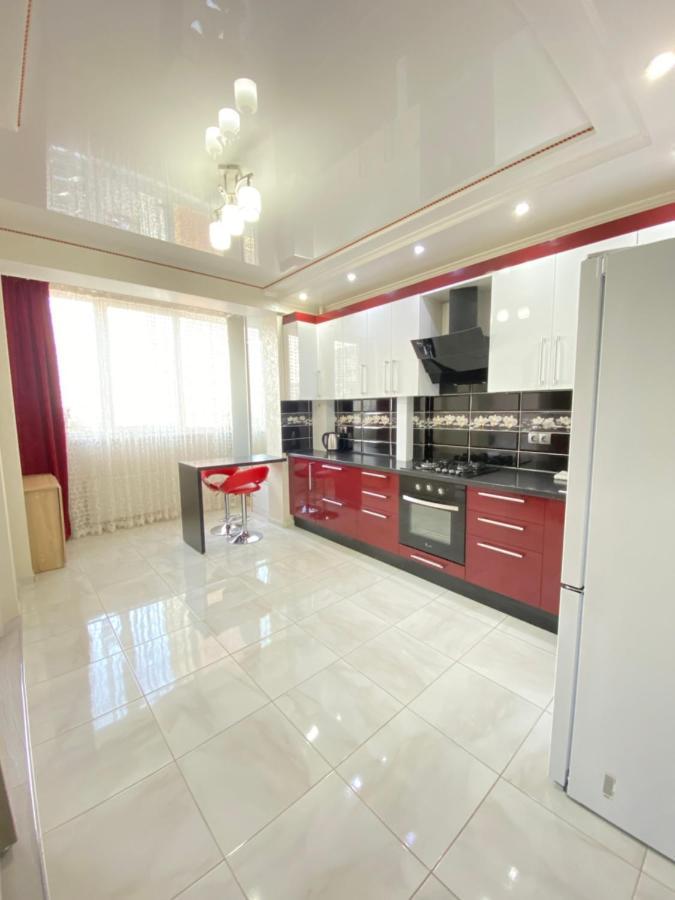 Two Bedroom Large Apartment In Chişinău Extérieur photo